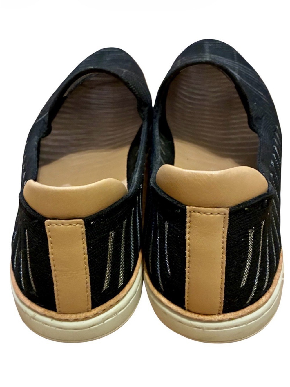 UGG Sz 8 Black Metallic Knit Striped Slip-On Sneakers Leather Trim Shoes Nice! - Picture 9 of 9